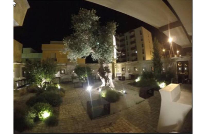 Bhb Hotel Мандурия Экстерьер фото