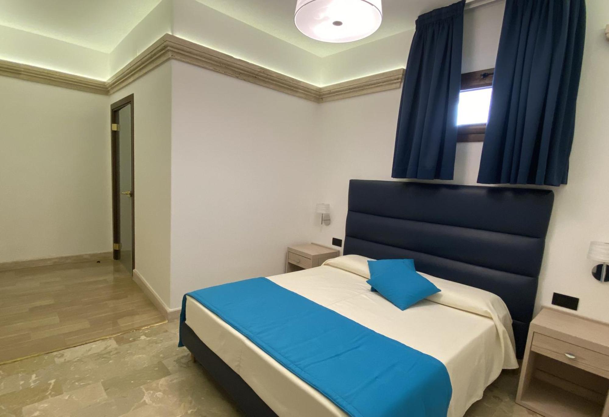 Bhb Hotel Мандурия Экстерьер фото