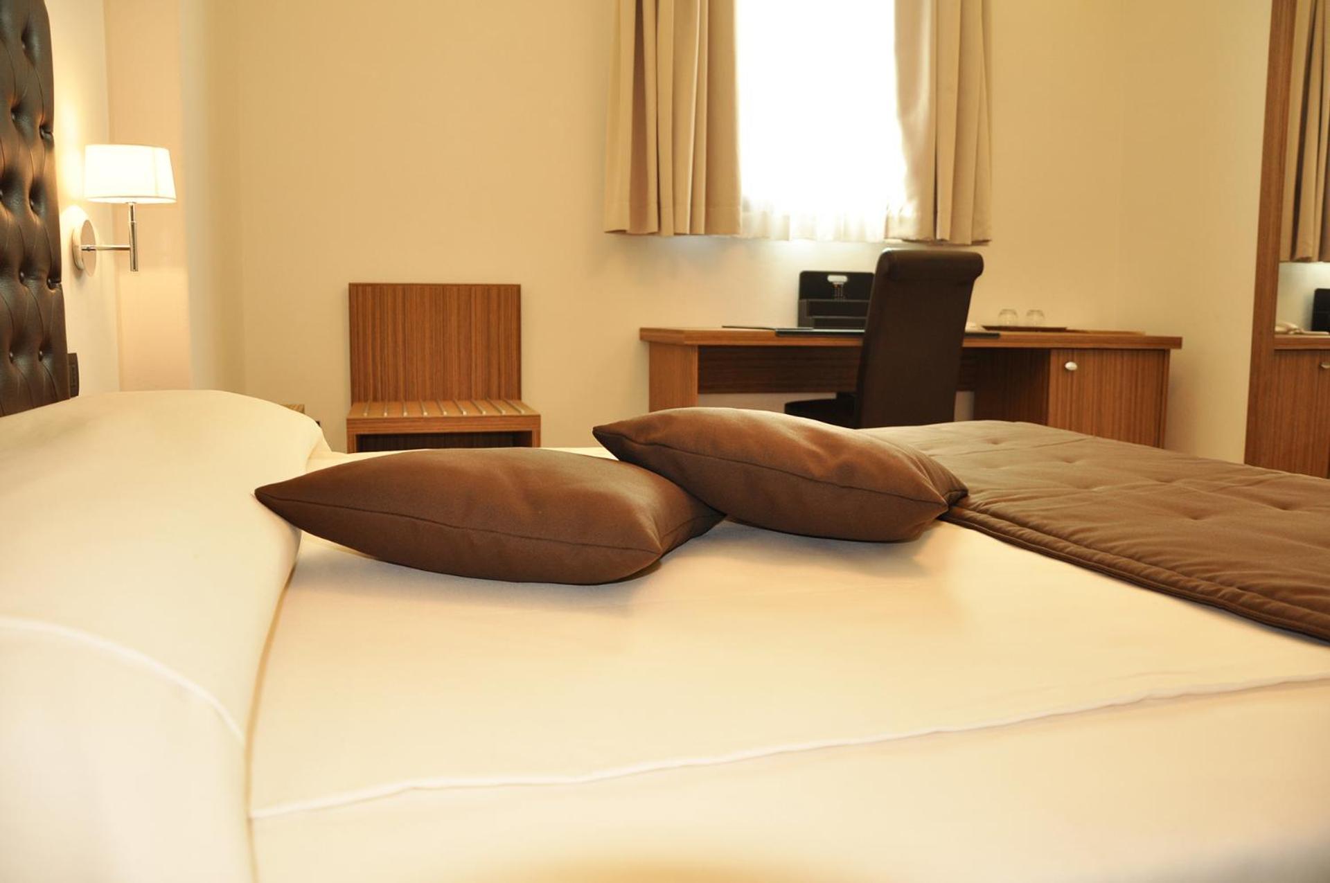 Bhb Hotel Мандурия Экстерьер фото