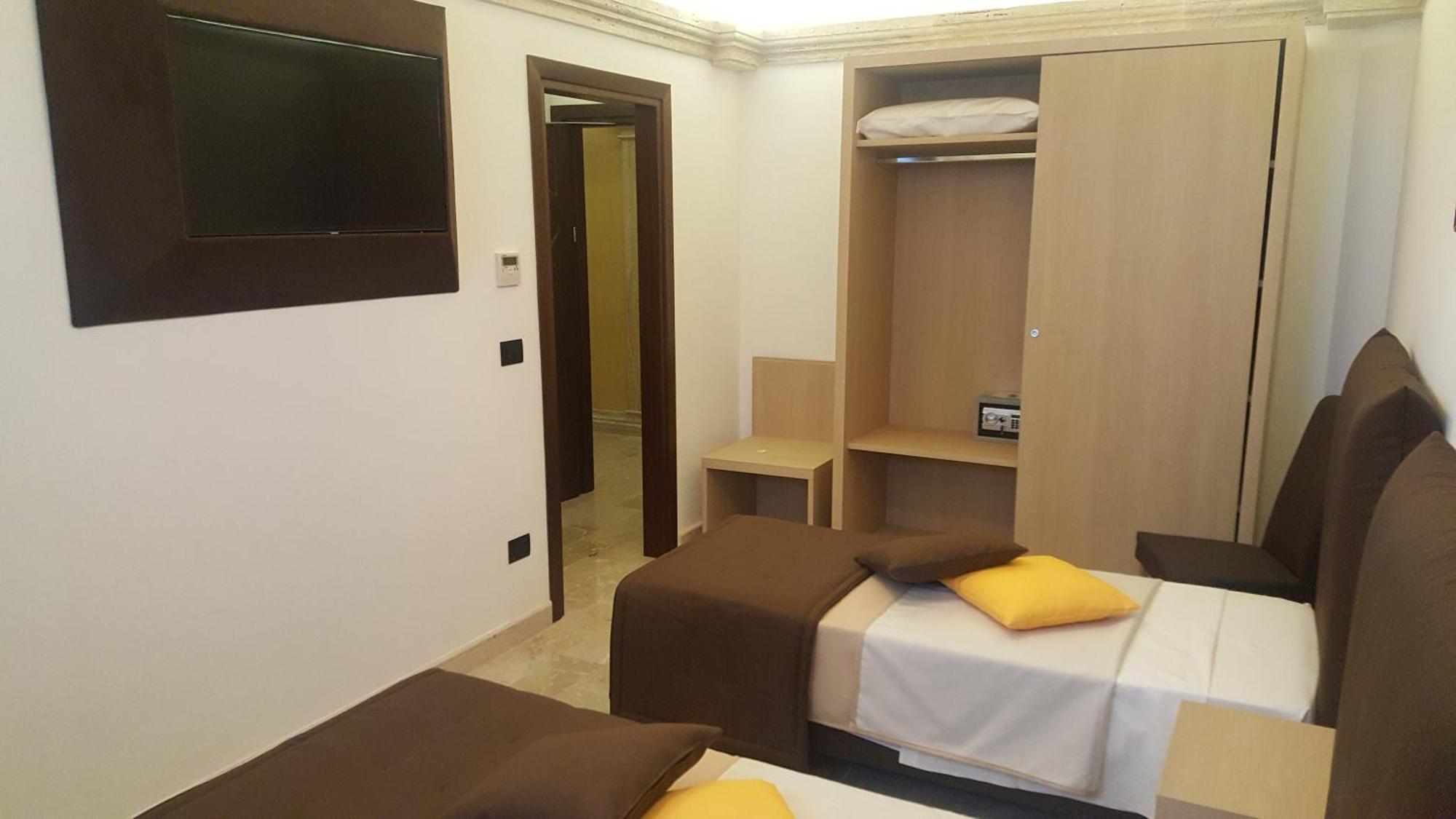 Bhb Hotel Мандурия Экстерьер фото