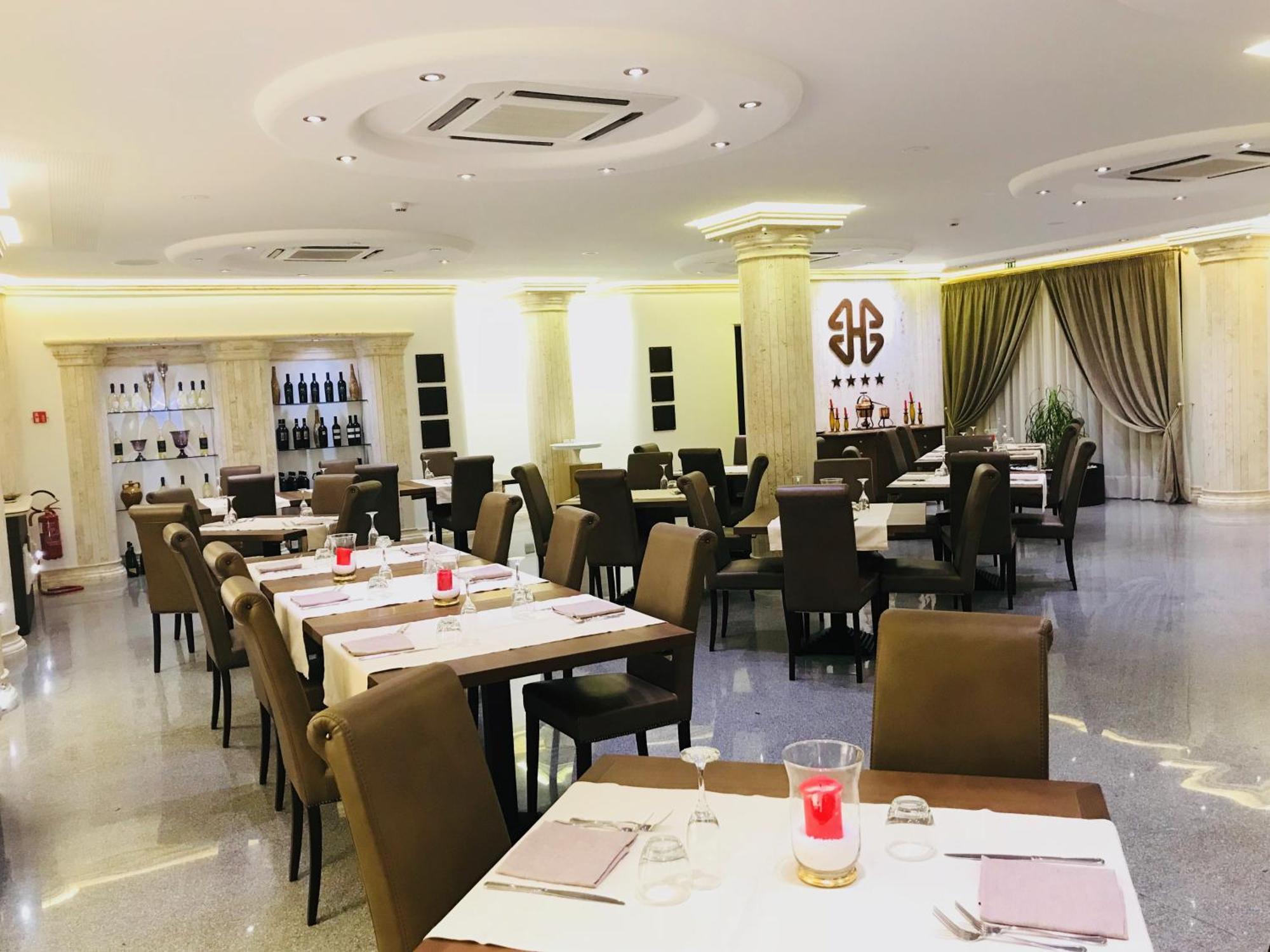 Bhb Hotel Мандурия Экстерьер фото