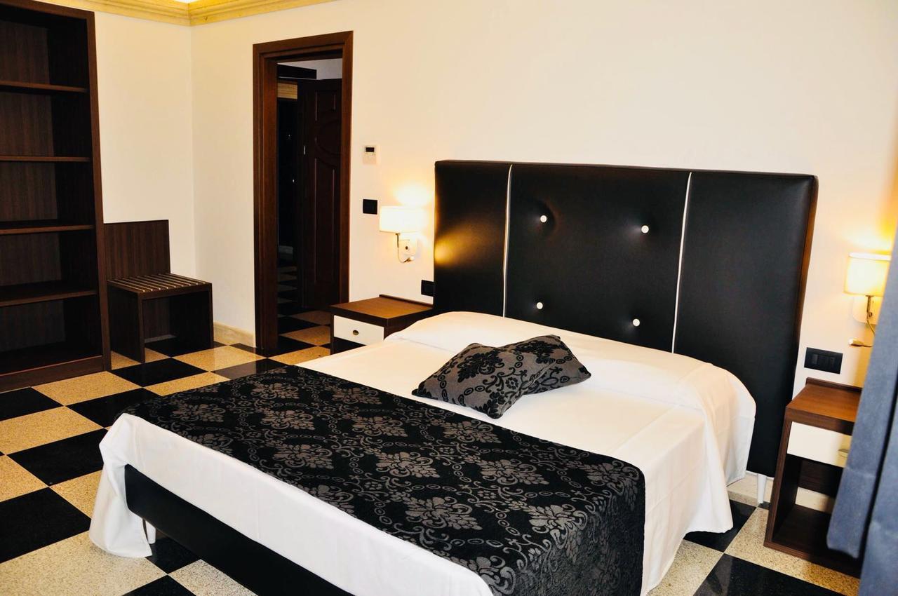 Bhb Hotel Мандурия Экстерьер фото